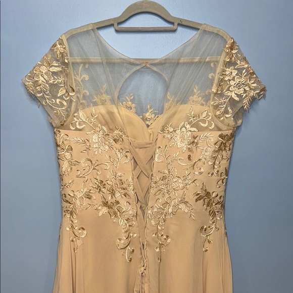 Taupe Sequin High Low Dress with Flutter Cap Sleeves Size 18W - Picture 11 of 14